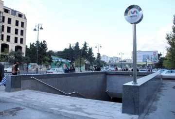 Sabah `20 yanvar` stansiyasının təmirə bağlanan cıxışı açılır (FOTO)
