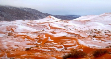 Sahara səhrasına 37 ildən sonra qar yağıb - FOTO