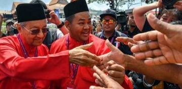 Malayziyada əhali dövlətin xarici borclarını ödəmək üçün kampaniya keçirir