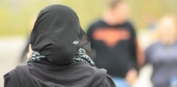 İndoneziyada nazirliyin əməkdaşlarına niqab taxmaq qadağan edilib