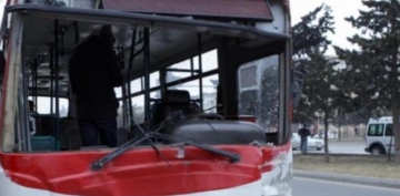 Bakıda marşrut avtobusu qəzaya uğrayıb, 6 nəfər yaralanıb