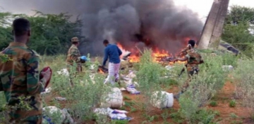 Somalidə tibbi yardım avadanlıqları daşıyan təyyarəni terrorçular vurdu  