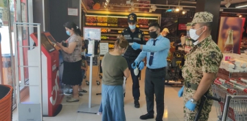 Bakıda marketlərdə polis postları yaradıldı, maskasız giriş qadağan edildi