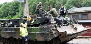 Almaniyanın qərbində hərbi rejim elan edilib - VIDEO 